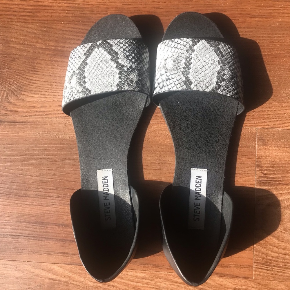 Steve Madden Snakeskin Flats